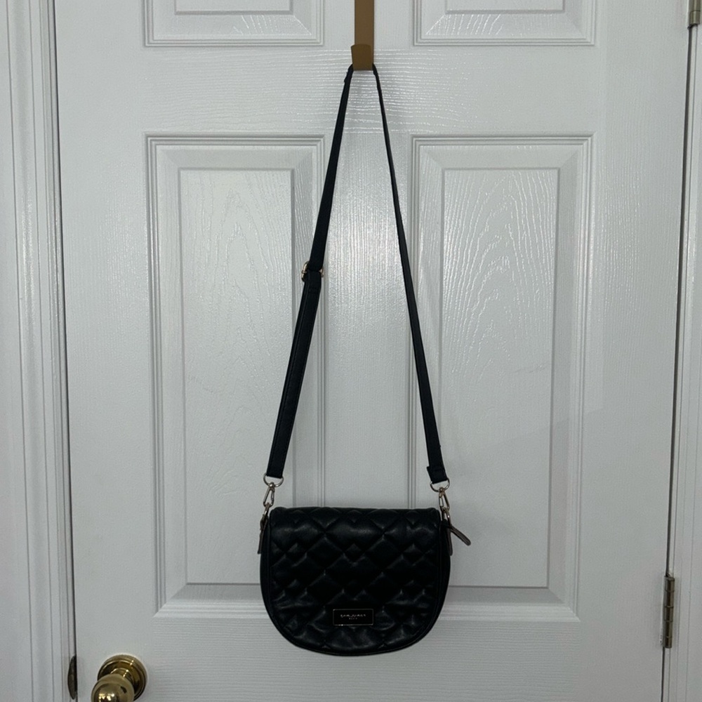 Black quilted texture, vegan leather Crossbody bag by David Jones, Paris - Picture 3 of 8